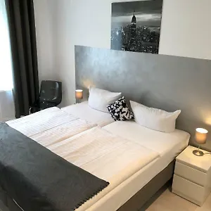 https://hotel-putz-garni.topcolognehotels.com